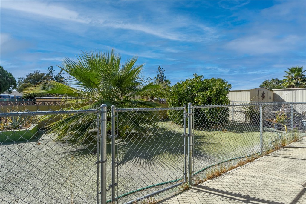 282 N La Paloma Avenue