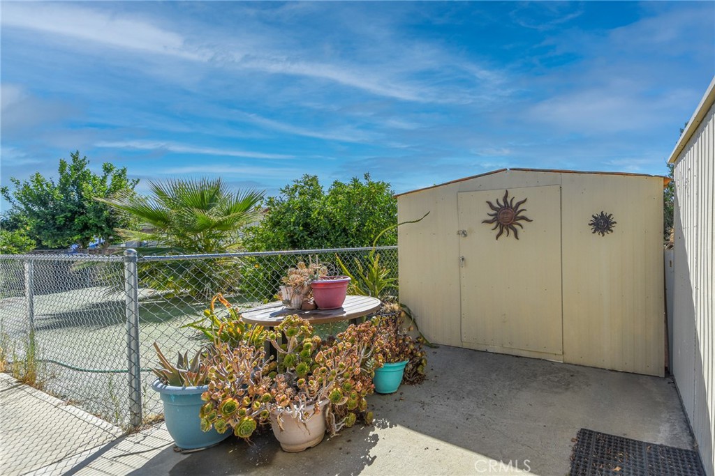 282 N La Paloma Avenue