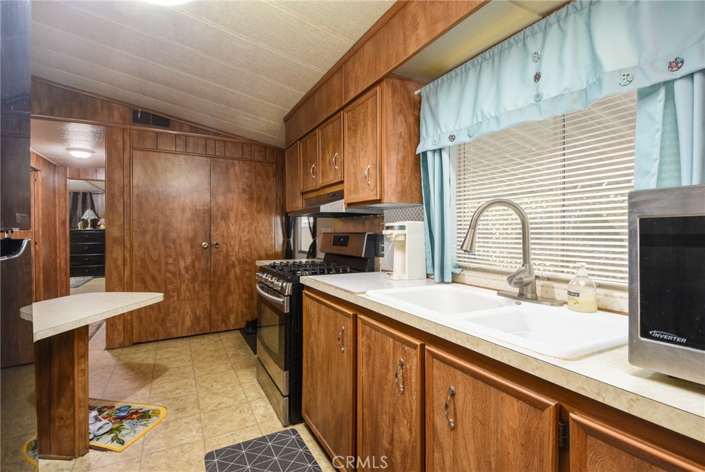 282 N La Paloma Avenue