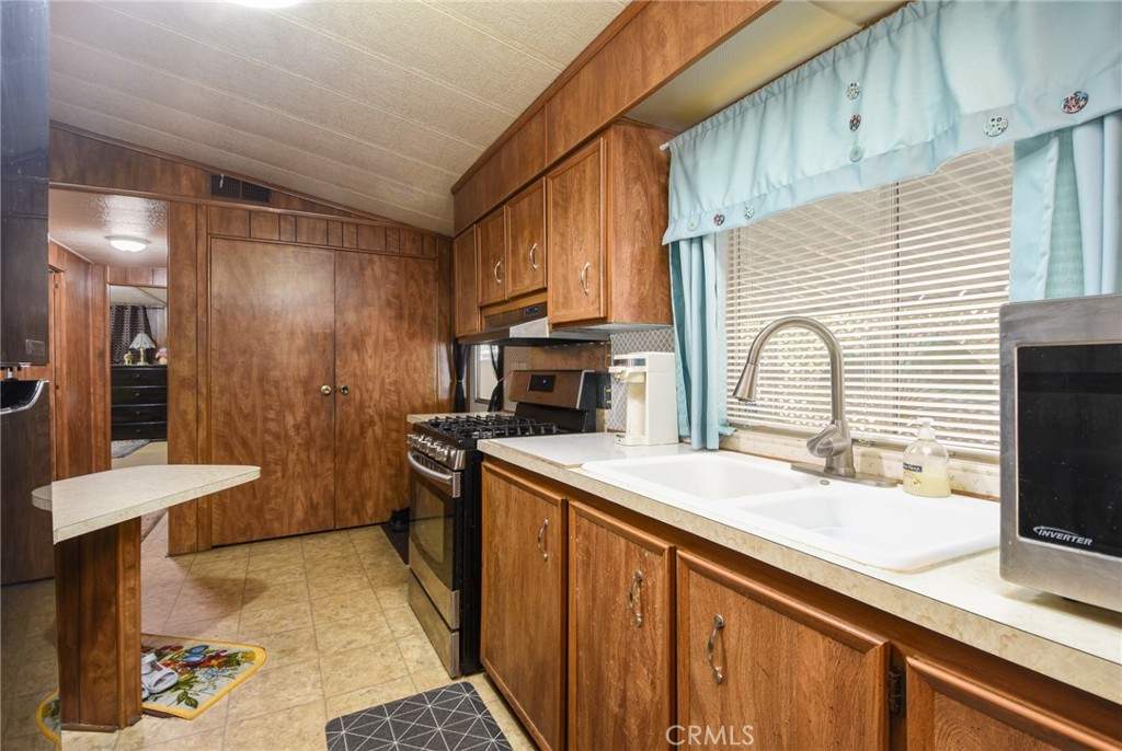 282 N La Paloma Avenue