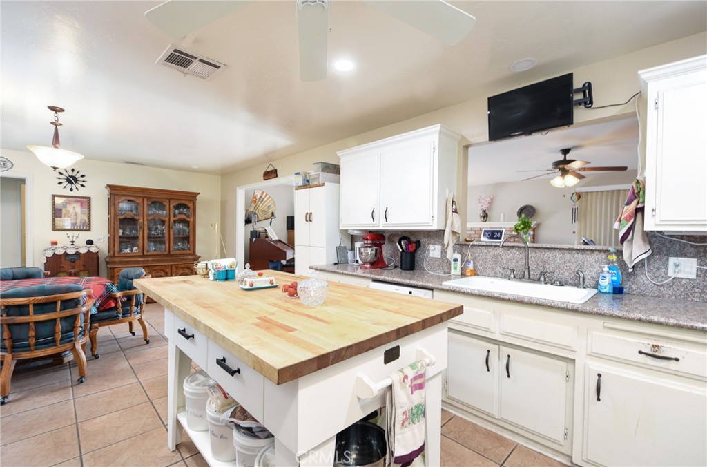 42065 Carnegie Avenue