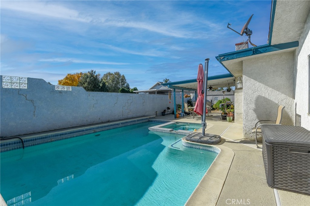 42065 Carnegie Avenue