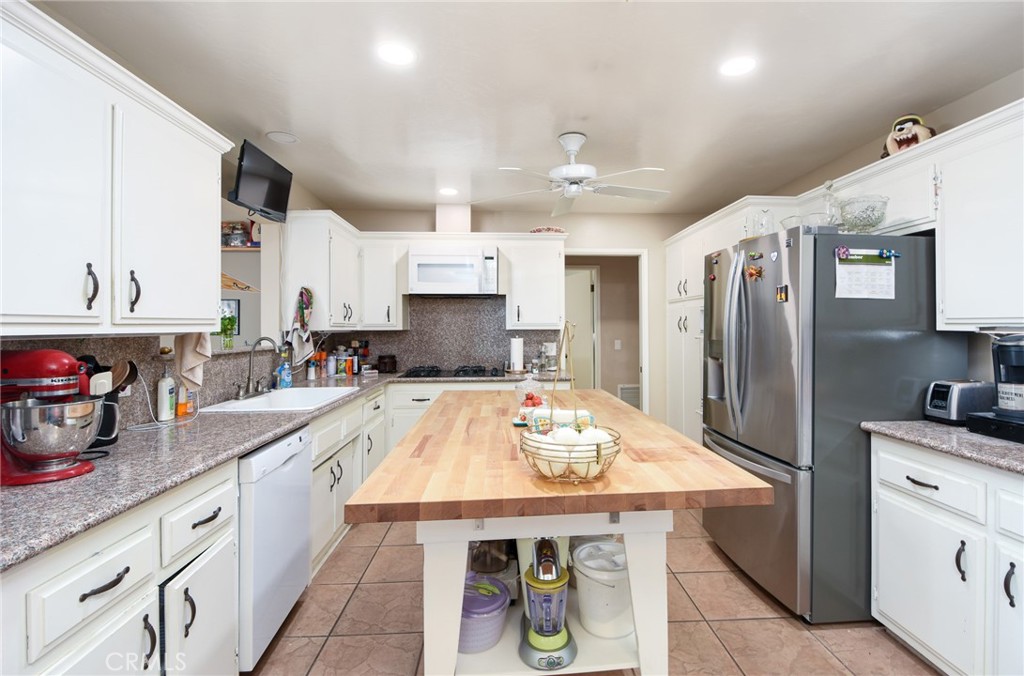 42065 Carnegie Avenue