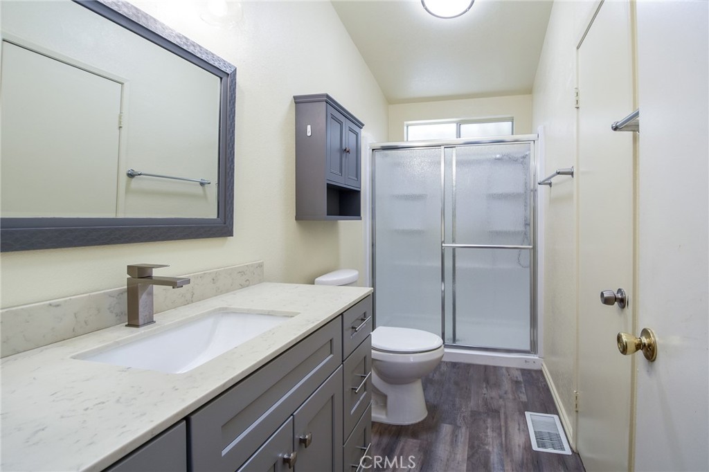 1250 N Kirby Street 194