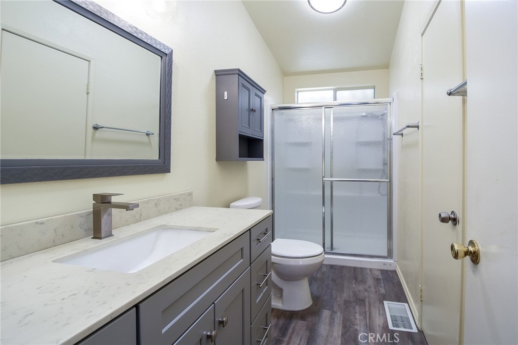 1250 N Kirby Street 194