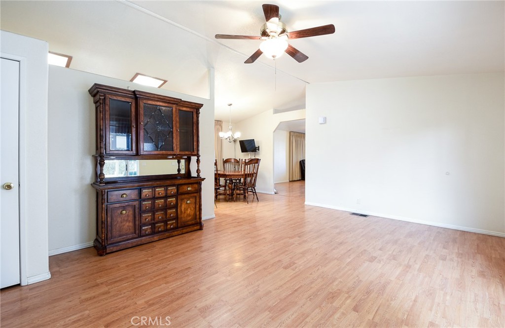 1250 N Kirby Street 194