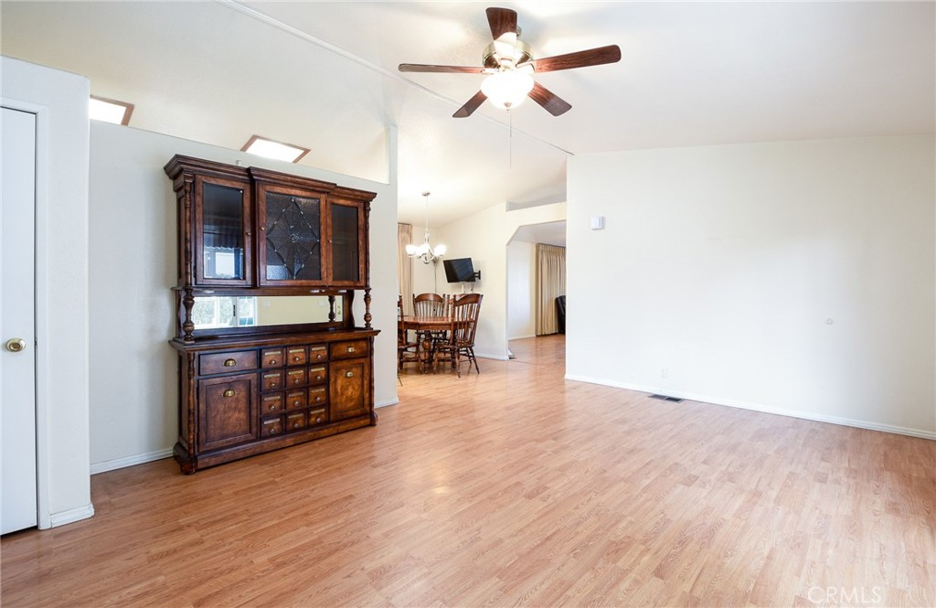 1250 N Kirby Street 194