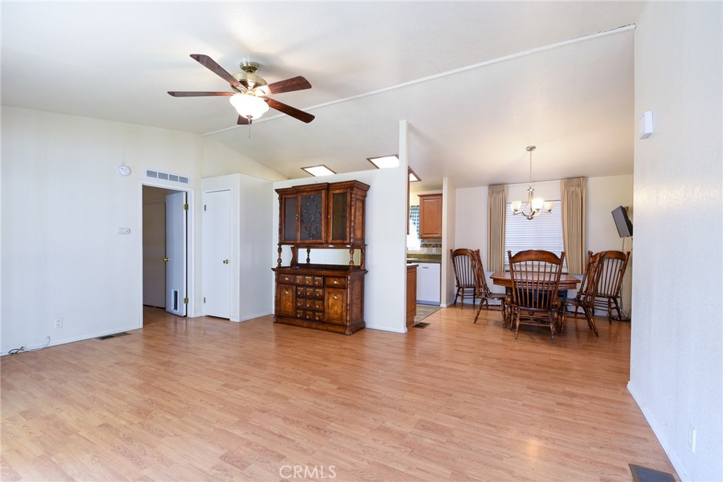 1250 N Kirby Street 194