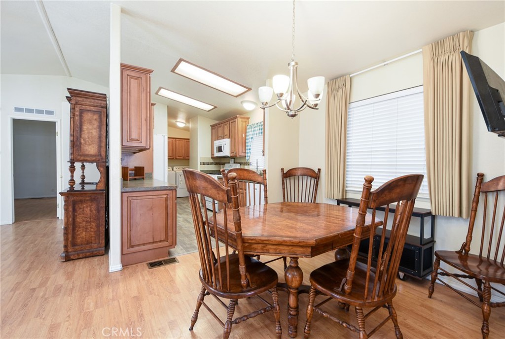 1250 N Kirby Street 194