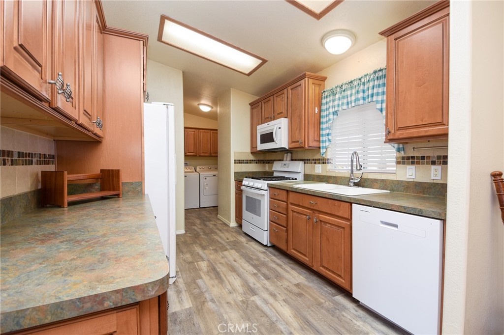 1250 N Kirby Street 194