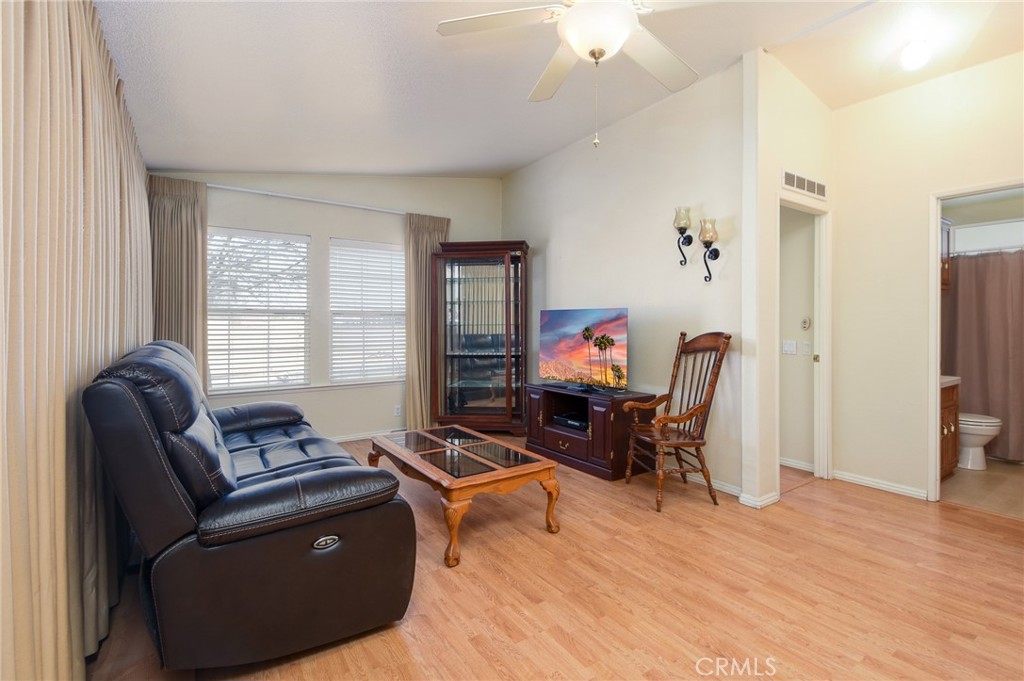 1250 N Kirby Street 194