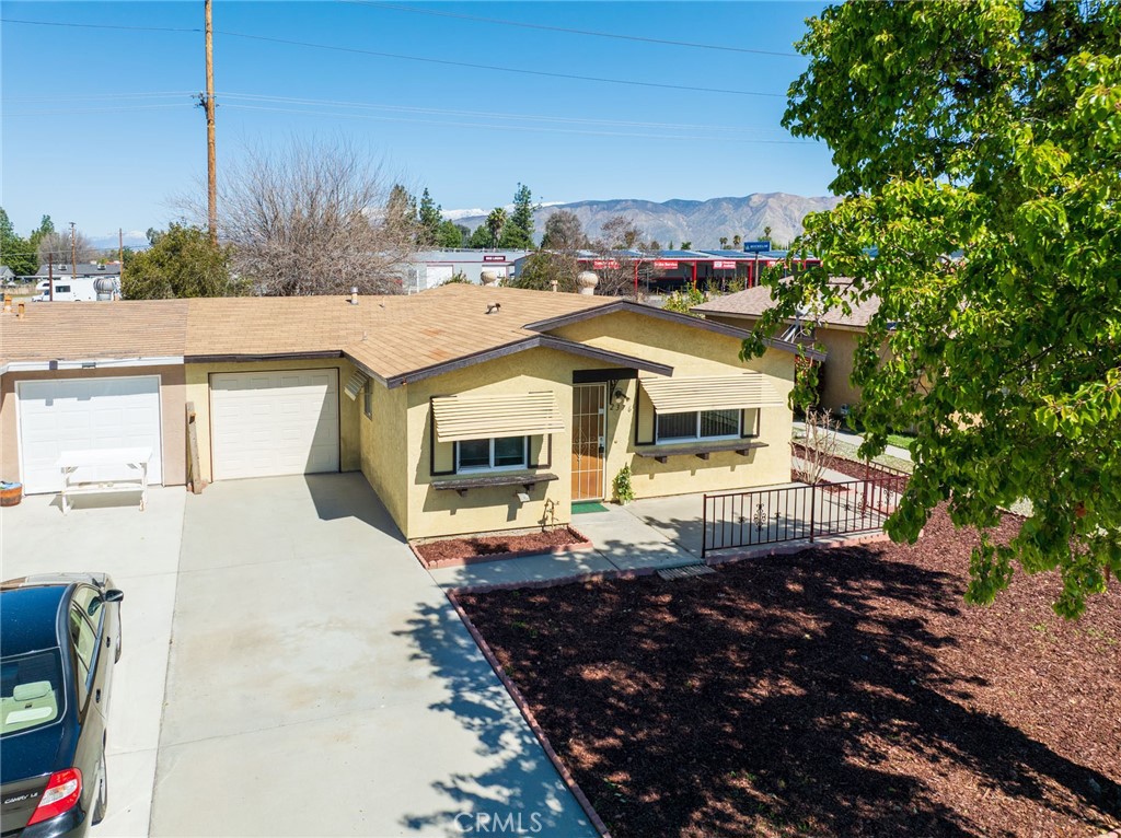 2376 San Padre Avenue