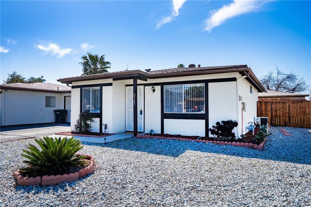 2147 W Oakland Avenue