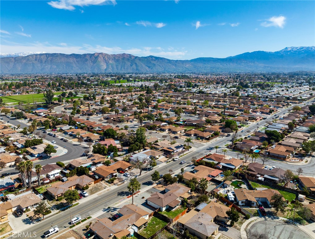 2147 W Oakland Avenue