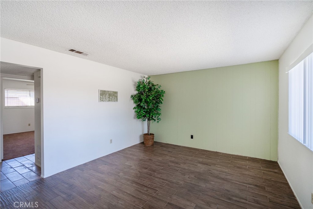 2147 W Oakland Avenue