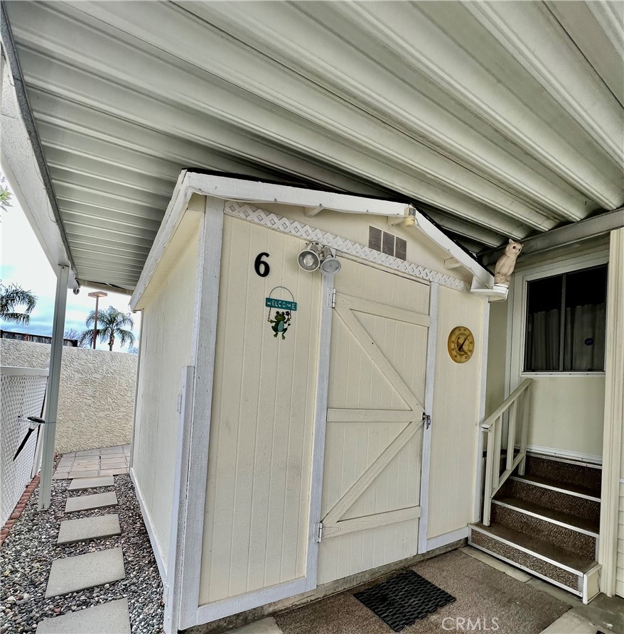 1295 S Cawston Avenue 6