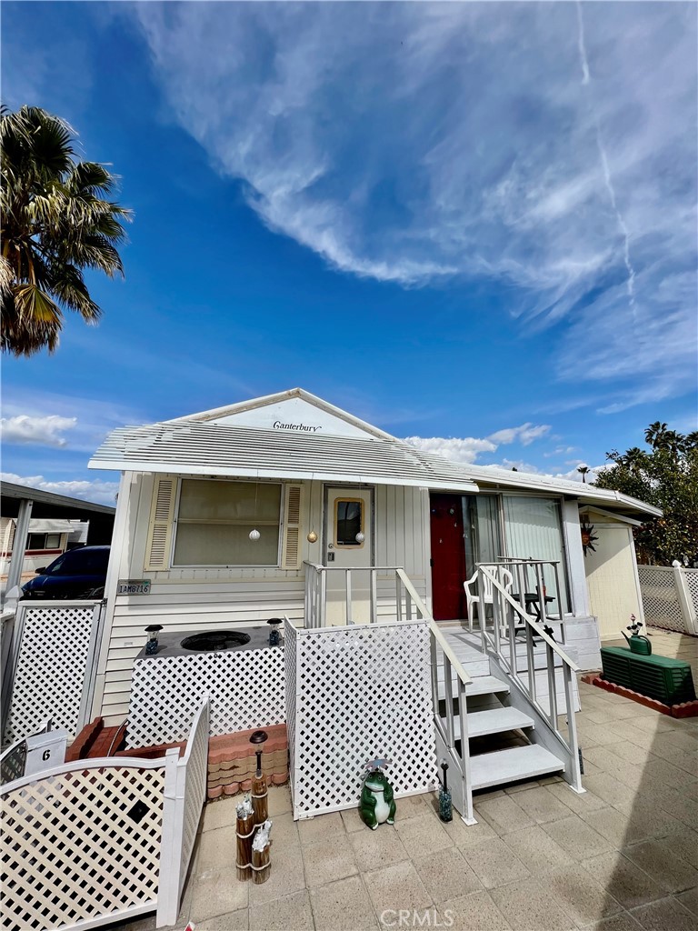 1295 S Cawston Avenue 6