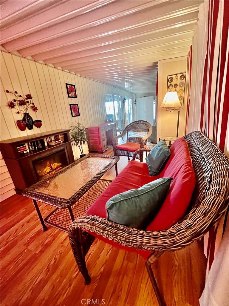 1295 S Cawston Avenue 6