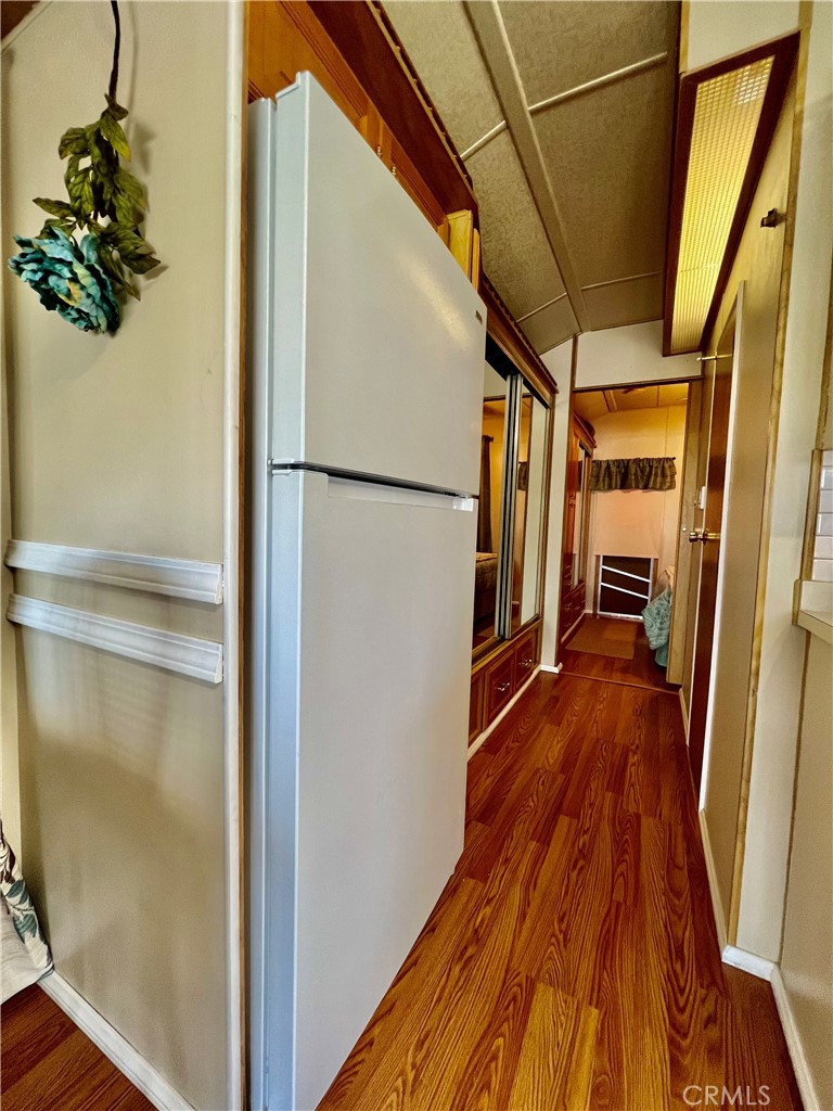 1295 S Cawston Avenue 6