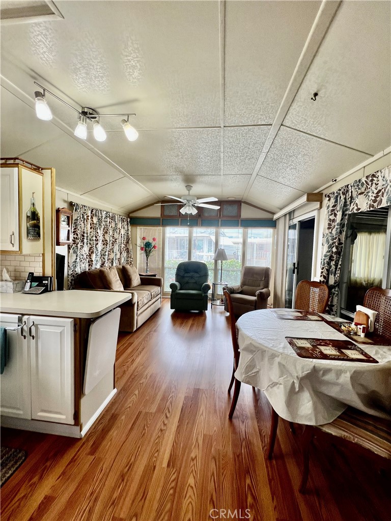 1295 S Cawston Avenue 6