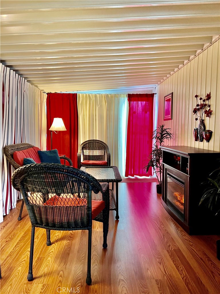 1295 S Cawston Avenue 6