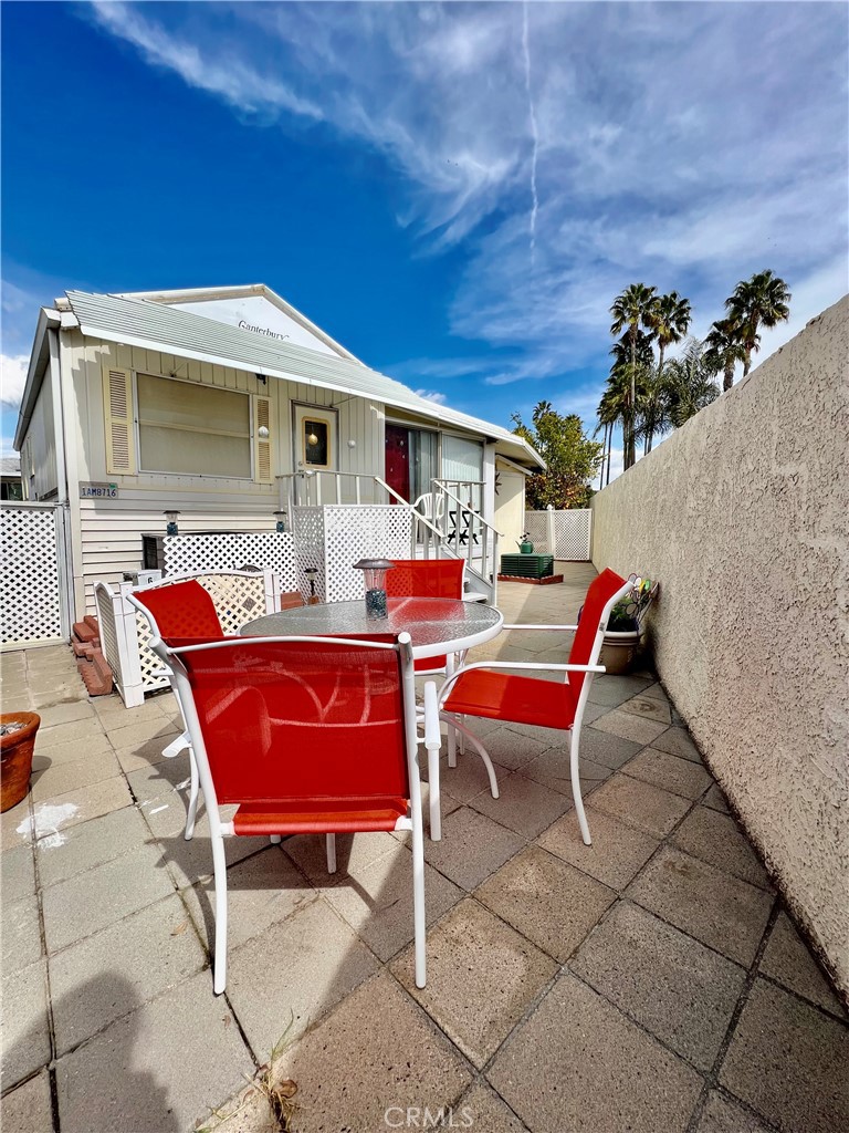 1295 S Cawston Avenue 6