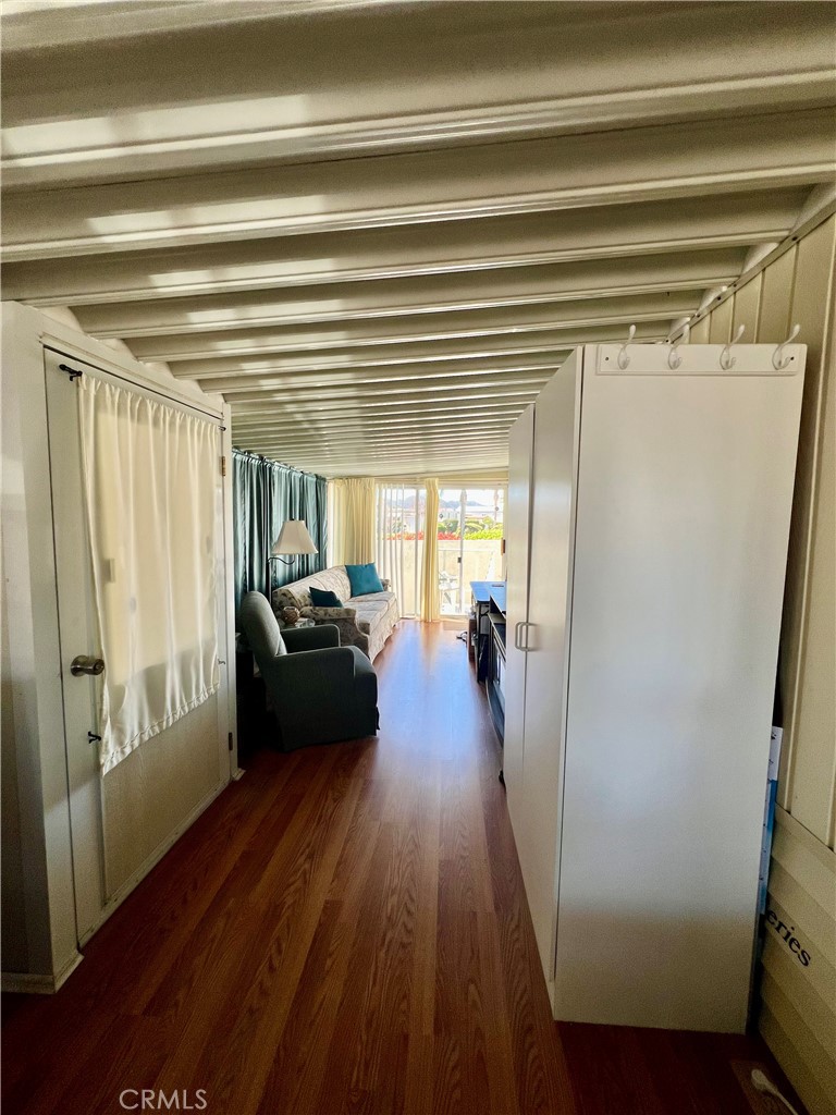 1295 S Cawston Avenue 6