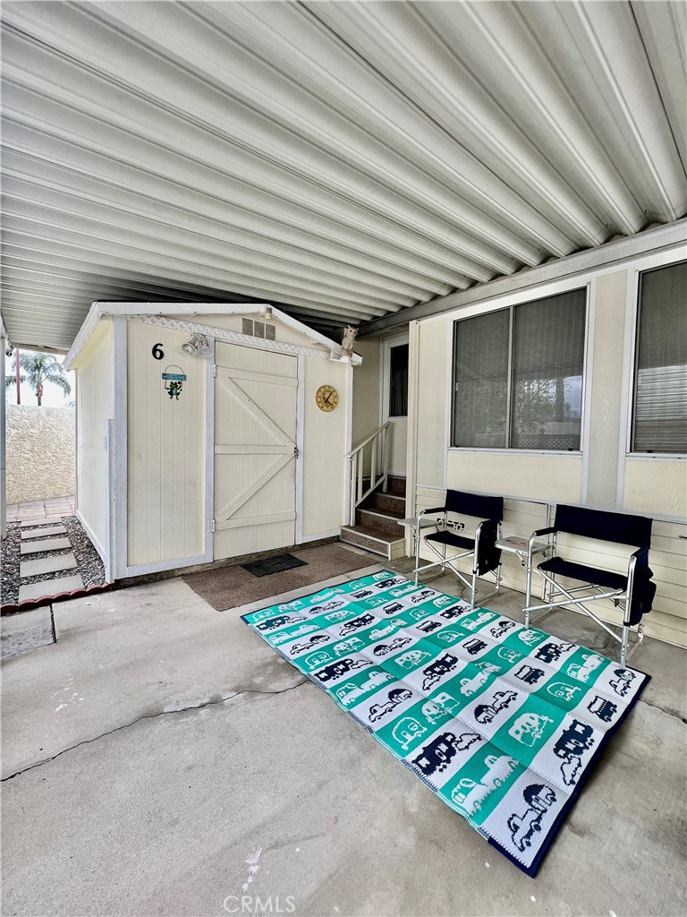 1295 S Cawston Avenue 6