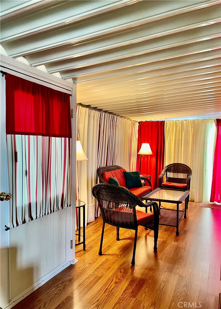 1295 S Cawston Avenue 6