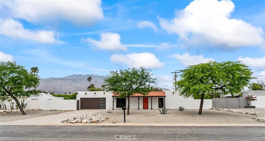 2325 N Magnolia Road