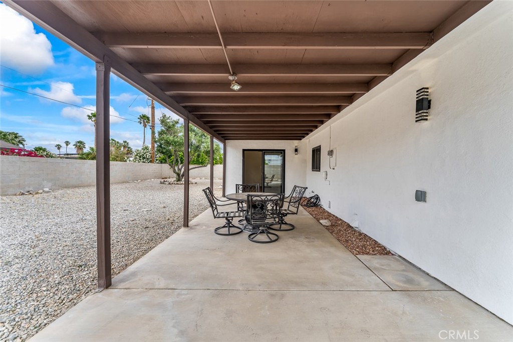 2325 N Magnolia Road