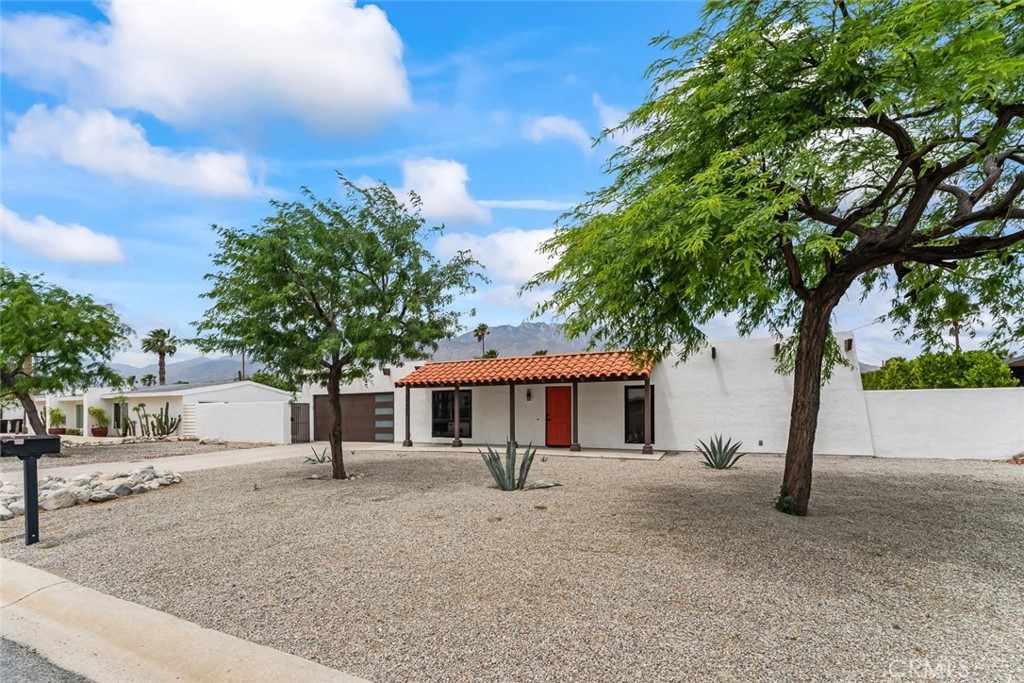 2325 N Magnolia Road