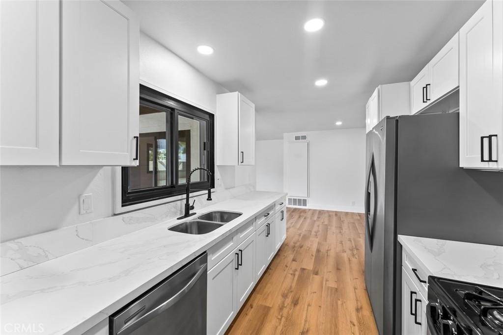 2325 N Magnolia Road