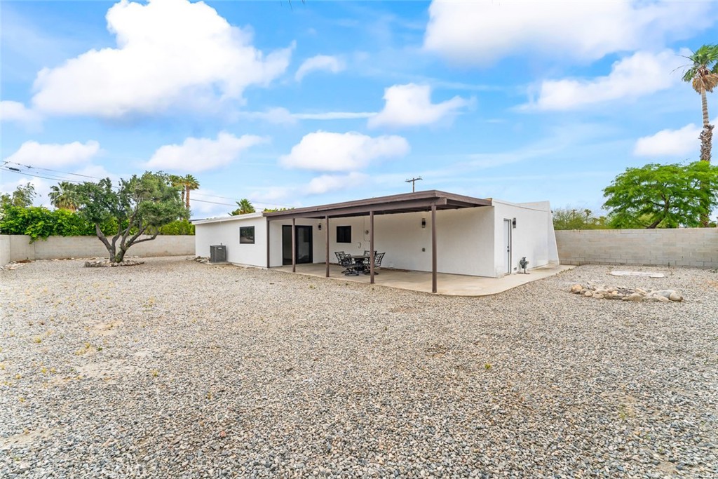 2325 N Magnolia Road