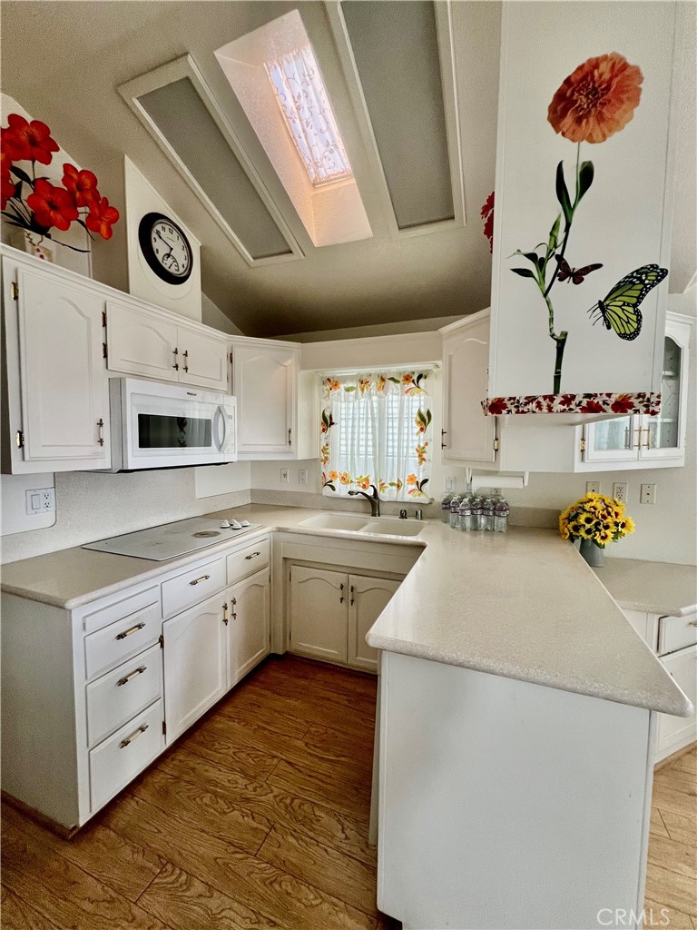 1295 S Cawston Avenue 118