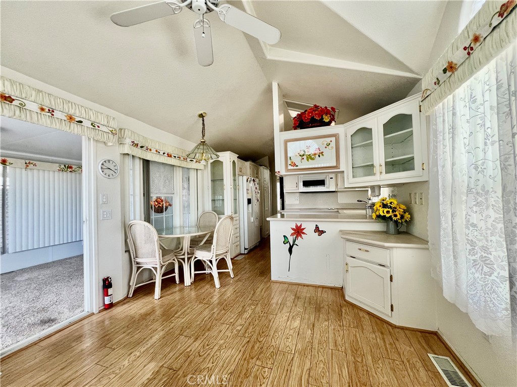 1295 S Cawston Avenue 118