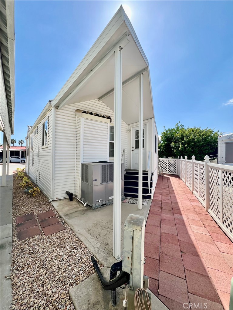 1295 S Cawston Avenue 118