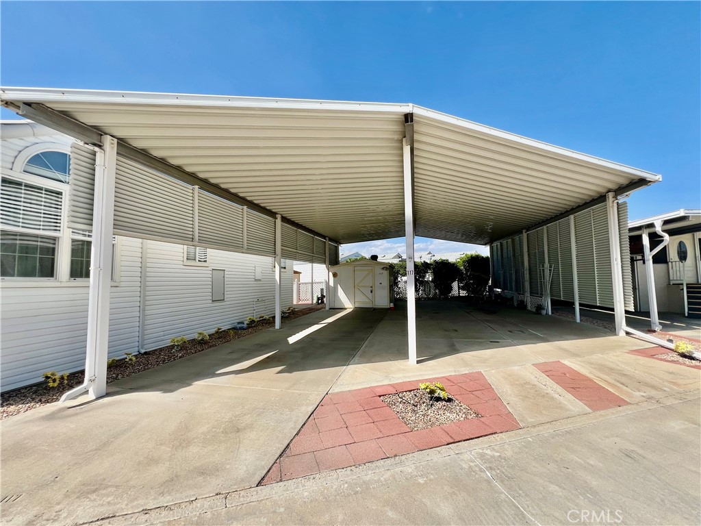 1295 S Cawston Avenue