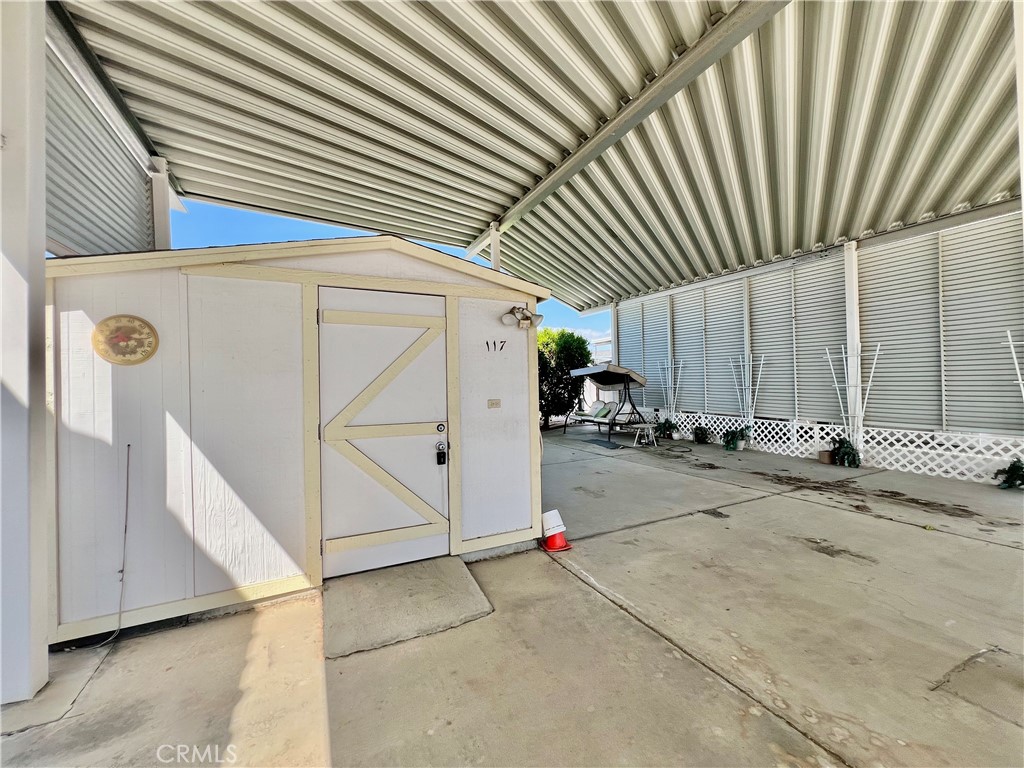 1295 S Cawston Avenue