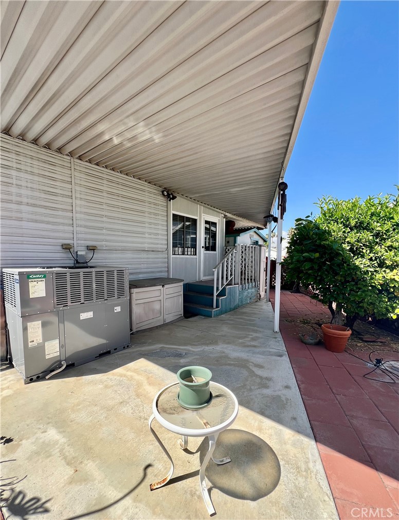 1295 S Cawston Avenue 291