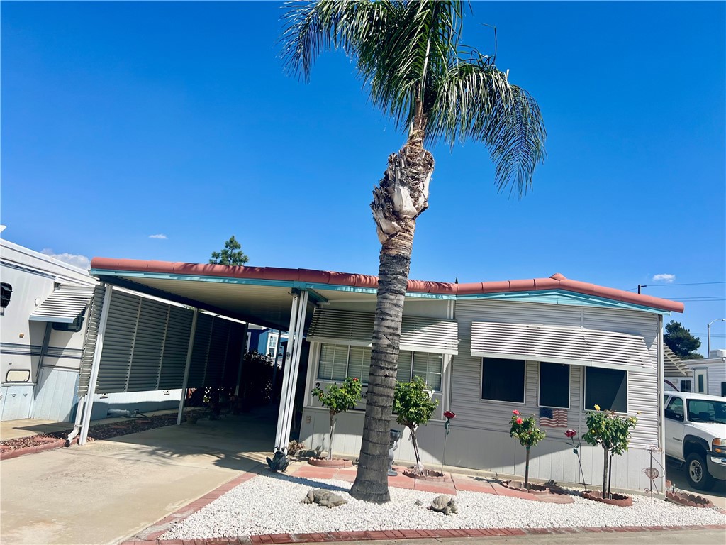 1295 S Cawston Avenue 291