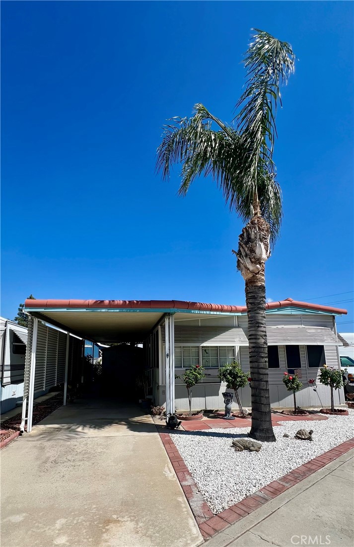 1295 S Cawston Avenue 291