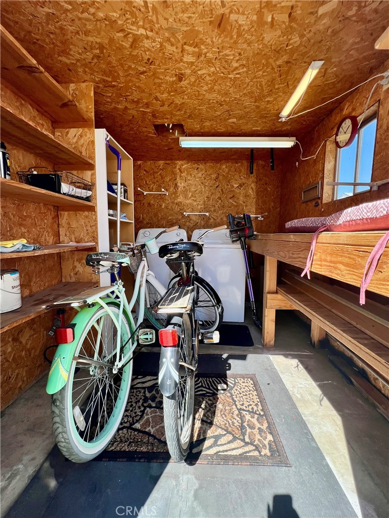 1295 S Cawston Avenue