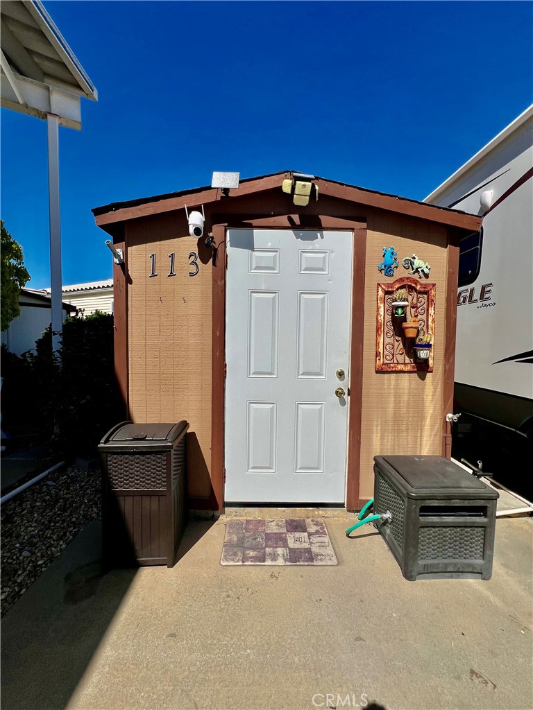 1295 S Cawston Avenue