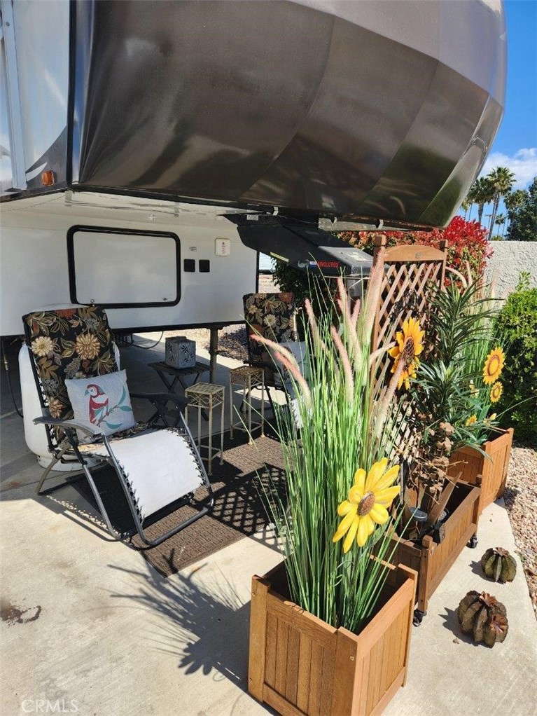 1295 S Cawston Avenue