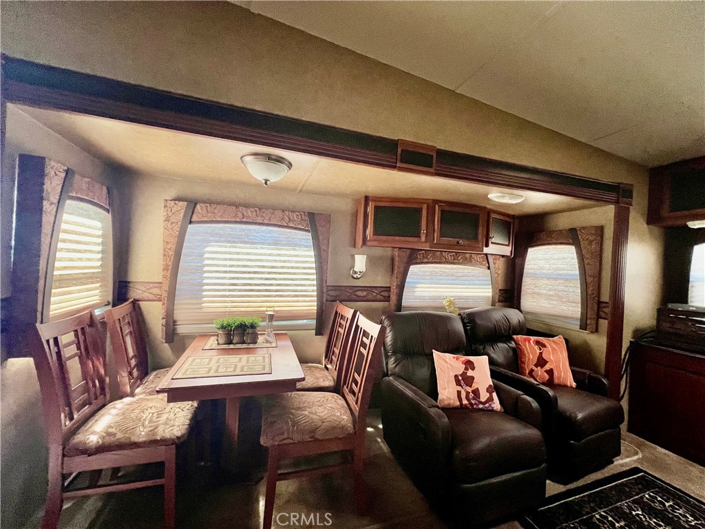 1295 S Cawston Avenue