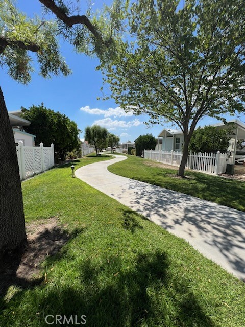 1295 S Cawston Avenue