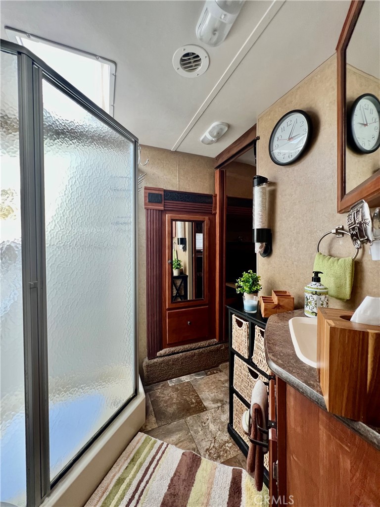 1295 S Cawston Avenue