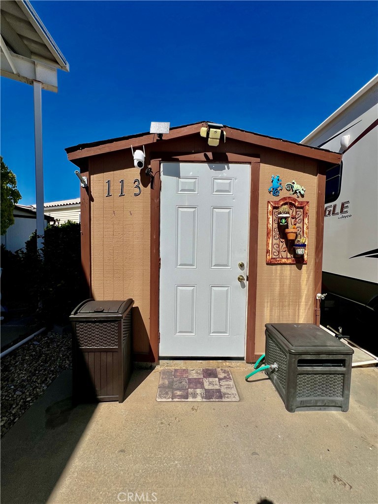 1295 S Cawston Avenue