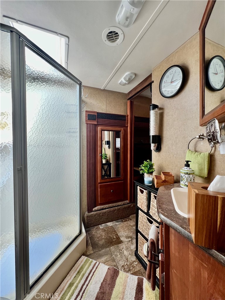 1295 S Cawston Avenue